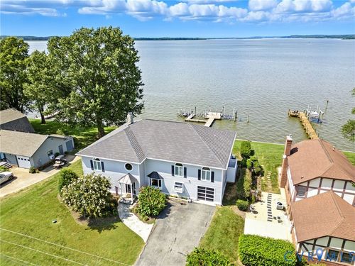 202 W Gwynnfield Rd, Tappahannock, VA, 22560-5255 | Card Image