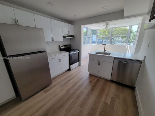 2i-16546 Ne 26th Ave, North Miami Beach, FL, 33160-4060 | Card Image