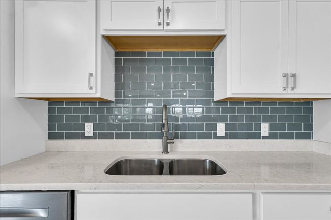 8 - 8 Fields E, Condo with 2 bedrooms, 2 bathrooms and 1 parking in Champaign IL | Image 12
