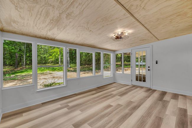 Sunroom off exterior | Image 13