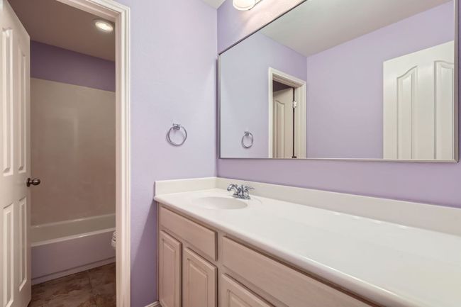 upstairs bathroom | Image 26