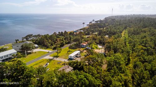 424 Lola Rd, Cedar Island, NC, 28520-9639 | Card Image