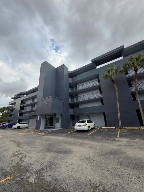 206-310 Fontainebleau Blvd, Miami, FL, 33172-5706 | Card Image