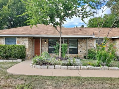 9512 Meadowheath Drive, House other with 3 bedrooms, 2 bathrooms and 2 parking in Austin TX | Image 3