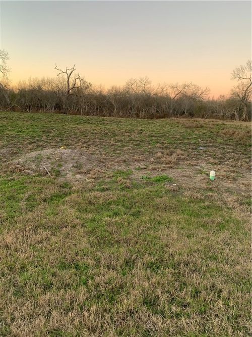 203 E St Marys St, Skidmore, TX, 78389 | Card Image