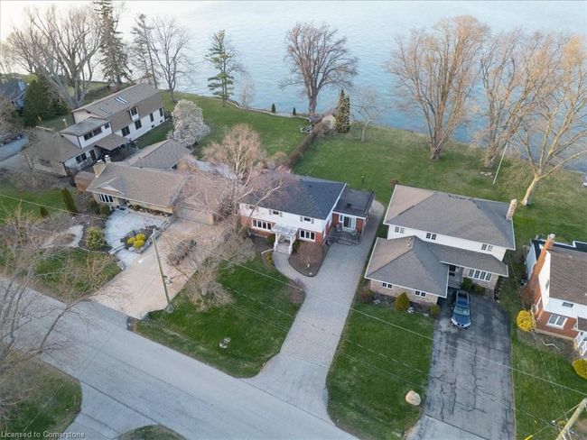 20 Lakeside Dr, House other with 5 bedrooms, 3 bathrooms and 6 parking in Grimsby ON | Image 42