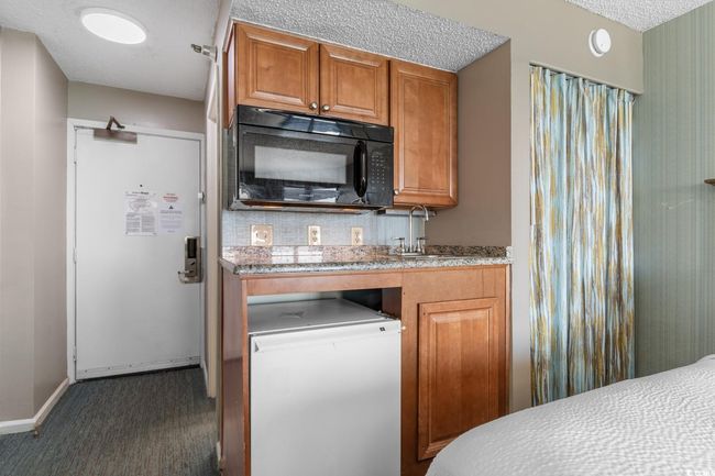 18571860 - 2701 N Ocean Blvd, Condo with 2 bedrooms, 2 bathrooms and null parking in Myrtle Beach SC | Image 6