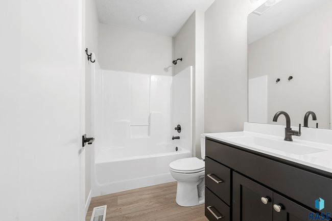 501 N Wildcat Dr, Townhouse with 2 bedrooms, 2 bathrooms and null parking in Sioux Falls SD | Image 21
