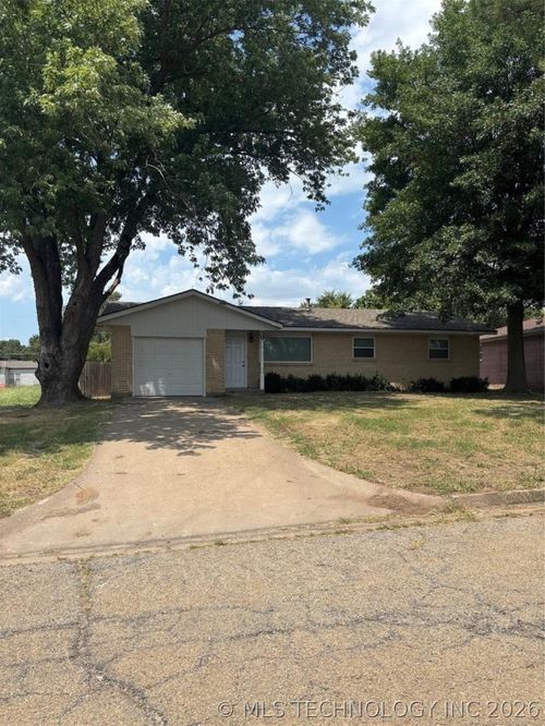 1436 E Moses St, Cushing, OK, 74023-3636 | Card Image