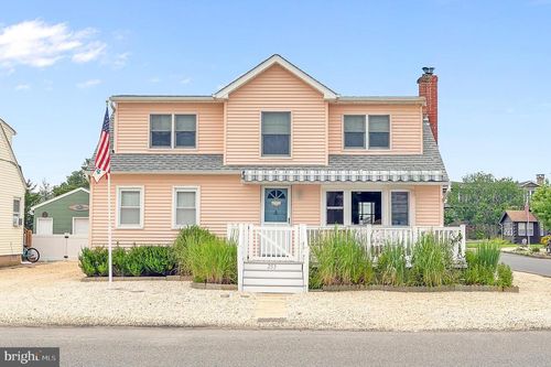 253 13th St, Surf City, NJ, 08008-6461 | Card Image