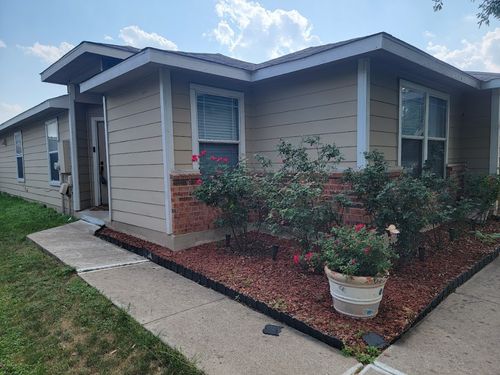 12405 La Guardia Ln, Del Valle, TX, 78617-3622 | Card Image