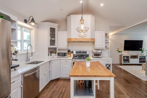 33986 Walnut Ave, Abbotsford, BC, V2S2S5 | Card Image