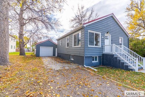 462 Ne Main St, Blackfoot, ID, 83221-2330 | Card Image