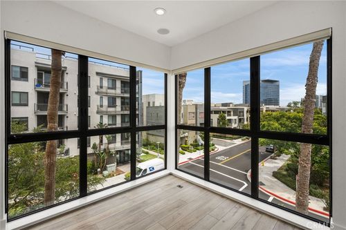 315-402 Rockefeller, Irvine, CA, 92612-8112 | Card Image