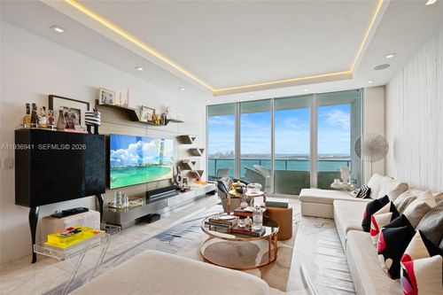 2907-1331 Brickell Bay Dr, Miami, FL, 33131-3684 | Card Image