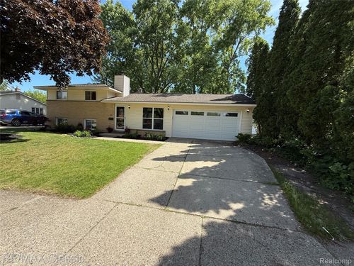 857 Panorama Dr, Milford, MI, 48381-1555 | Card Image