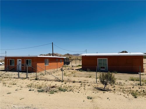 5827 Old Woman Springs Rd, Landers, CA, 92285 | Card Image