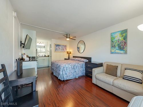 109-2555 Tamiami Trl N, NAPLES, FL, 34103-4408 | Card Image