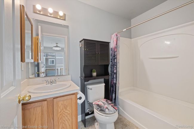 21-1156-Faulkner-Troy-MI-48083-WindowStill-16.jpg | Image 19