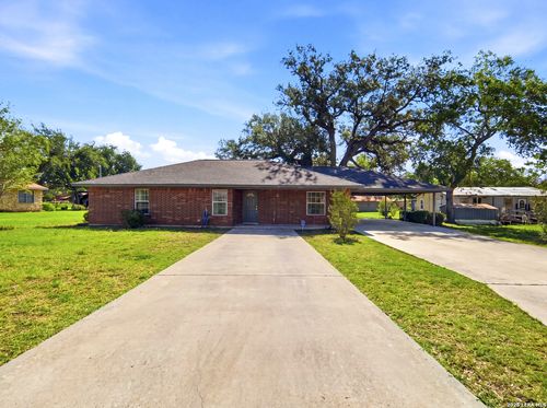 908 N Mansfield St, Pleasanton, TX, 78064-2556 | Card Image