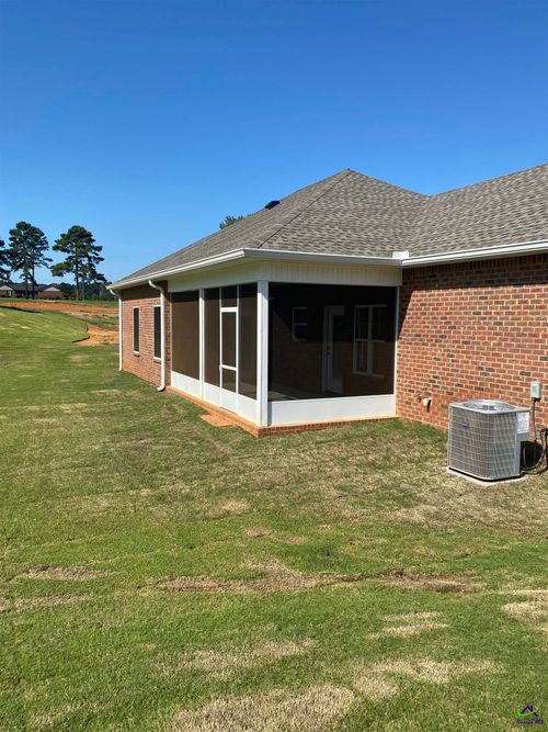 44 Palmer Circle, Hawkinsville, GA, 31036-8030 | Card Image