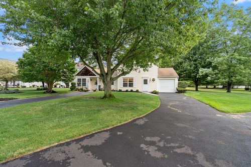 6 Doe Path, Coram, NY, 11727-2139 | Card Image