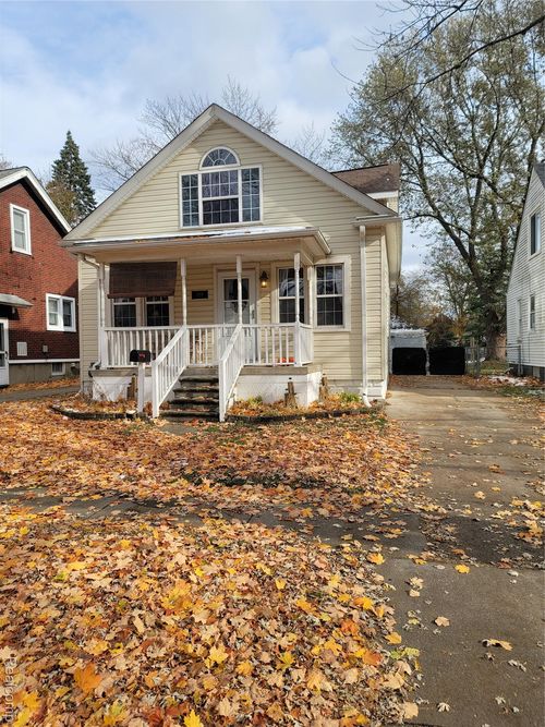 22936 Oakwood Ave, Eastpointe, MI, 48021-3528 | Card Image