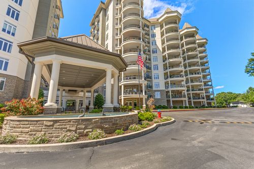 208-400 Warioto Way, Ashland City, TN, 37015-1381 | Card Image