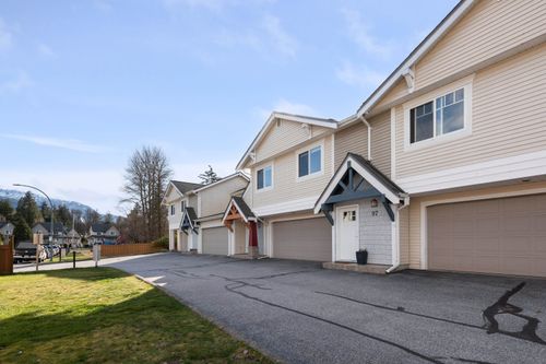 97-1821 Willow Cres, Squamish, BC, V8B0L9 | Card Image