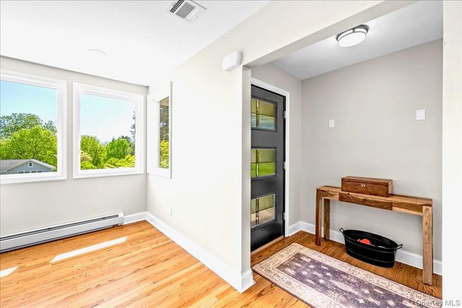 Entryway | Image 4