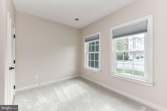 3160 Yeager Dr, Townhouse with 5 bedrooms, 5 bathrooms and null parking in HERNDON VA | Image 4