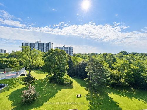 602-11 Wincott Dr, Etobicoke, ON, M9R2R9 | Card Image
