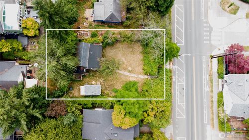 6814 15th Ave Ne, Seattle, WA, 98115-6835 | Card Image
