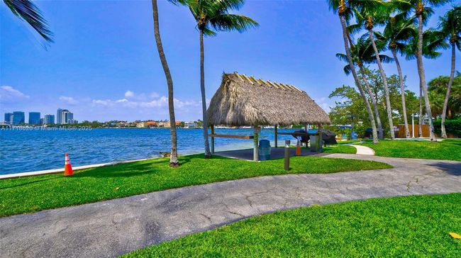C308 - 3 Grove Isle Dr, Condo with 2 bedrooms, 2 bathrooms and null parking in Coconut Grove FL | Image 20