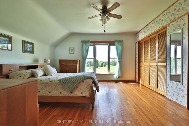 835526 4 Th Line, Home with 4 bedrooms, 2 bathrooms and 10 parking in Mono ON | Image 25