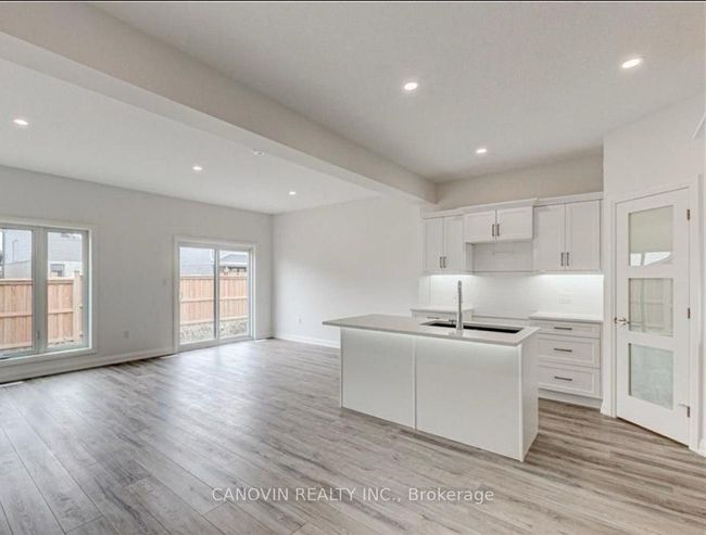 UNIT-4 - 1 Miller Dr, Condo with 3 bedrooms, 3 bathrooms and 1 parking in Lucan ON | Image 11