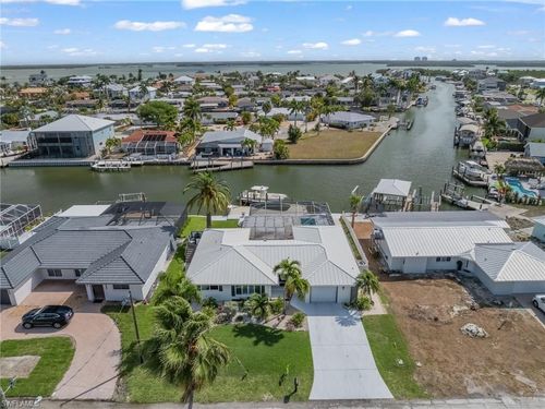 9 Fairview Blvd, FORT MYERS BEACH, FL, 33931-4513 | Card Image