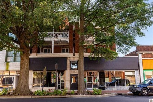 200-and-300-610 Broadway St, Paducah, KY, 42001-6868 | Card Image