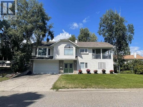 1585 Edmonton St, Prince George, BC, V2M1X5 | Card Image