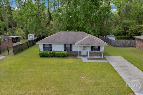 202 Sequoia Cir, Hinesville, GA, 31313-5617 | Card Image