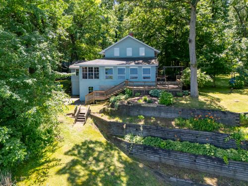 44850 Woodman Dr, Paw Paw, MI, 49079-9735 | Card Image