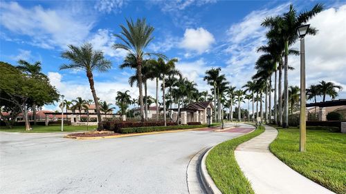 14015-14015 N Forest Oak Cir, Davie, FL, 33325-6714 | Card Image