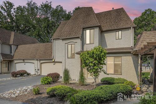 4 Gate House Ln, Edison, NJ, 08820-4001 | Card Image