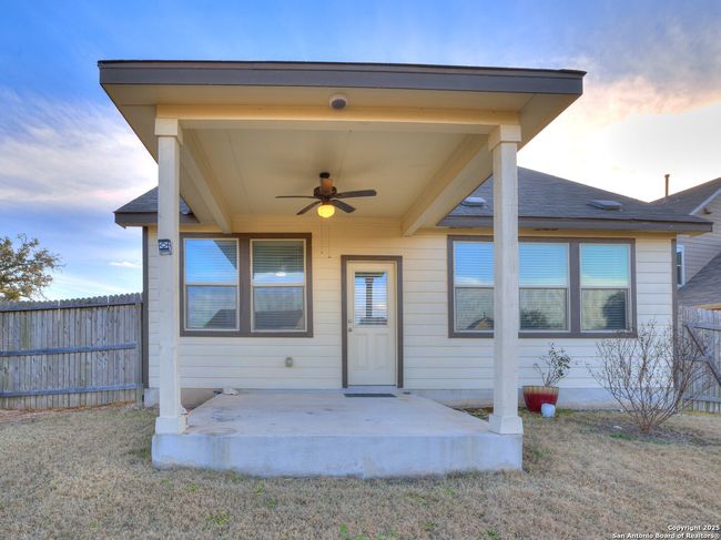 5627 Chestnut Xing, House other with 3 bedrooms, 3 bathrooms and null parking in San Antonio TX | Image 8