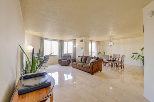 525-525 Harmon Cove Tower, Secaucus, NJ, 07094-1732 | Card Image