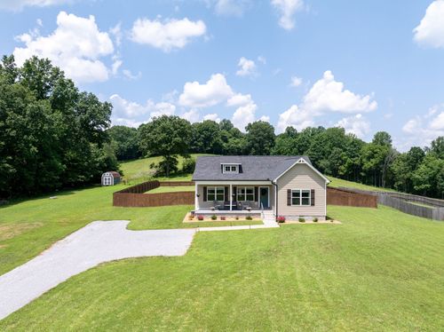 1224 Columbia Rd, Charlotte, TN, 37036-6402 | Card Image