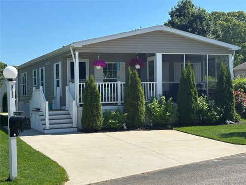 351b-1661 Old Country Rd, Riverhead, NY, 11901-4414 | Card Image