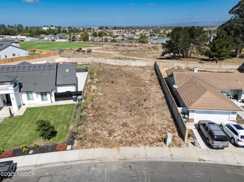 827 Firefox Dr, Santa Maria, CA, 93455-7126 | Card Image