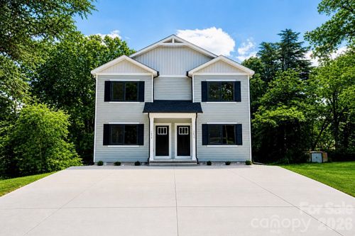 1036 12th St Ne, Hickory, NC, 28601-4114 | Card Image