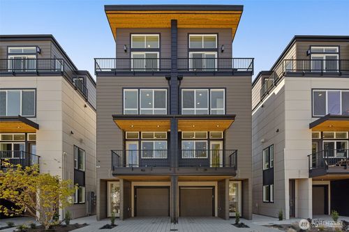 9209 Densmore Ave N, Seattle, WA, 98103-3516 | Card Image